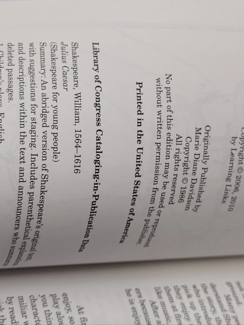 Yellow Julius Caesar Paperback - Shakespeare for Young People